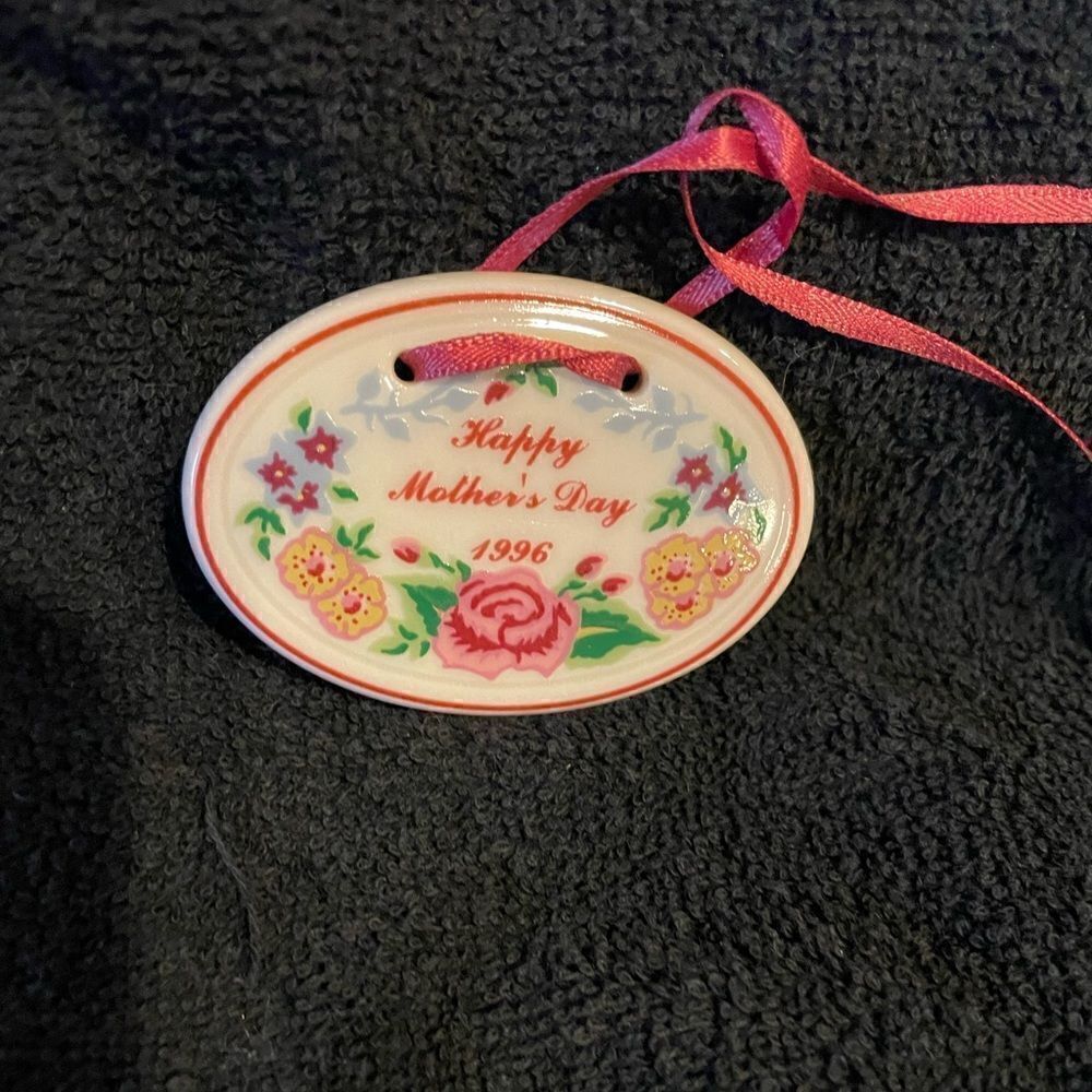 Longaberger Happy Mother’s Day 1996 Porcelain Basket Emblem